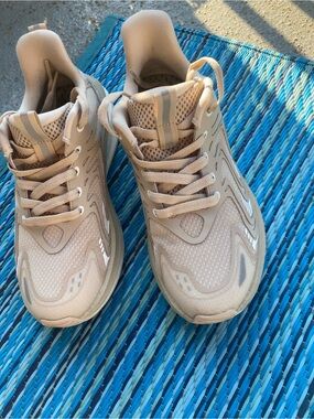 Tan no brand running shoes. Size 6